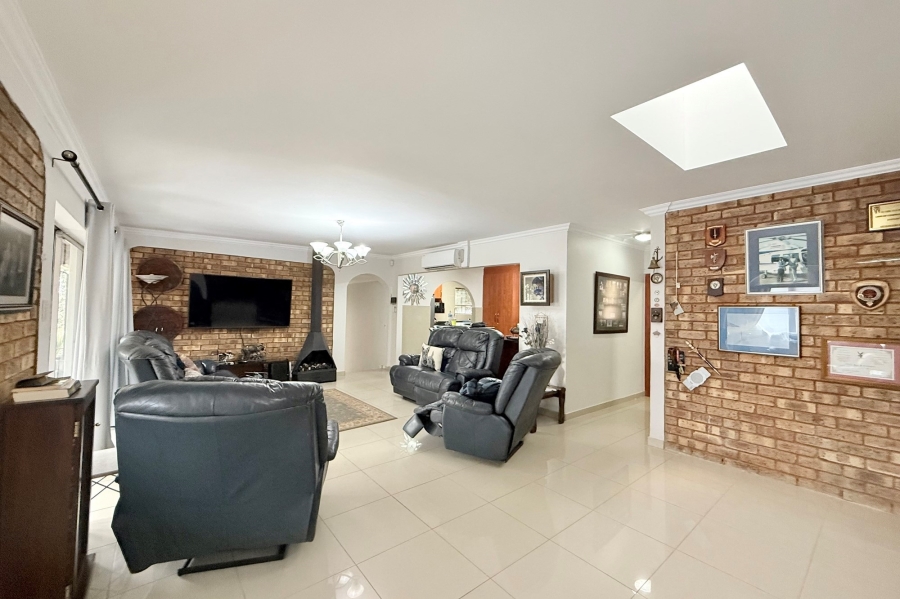5 Bedroom Property for Sale in Moreleta Park Gauteng