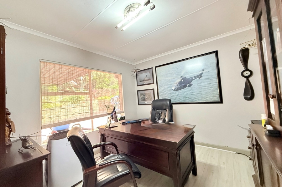 5 Bedroom Property for Sale in Moreleta Park Gauteng