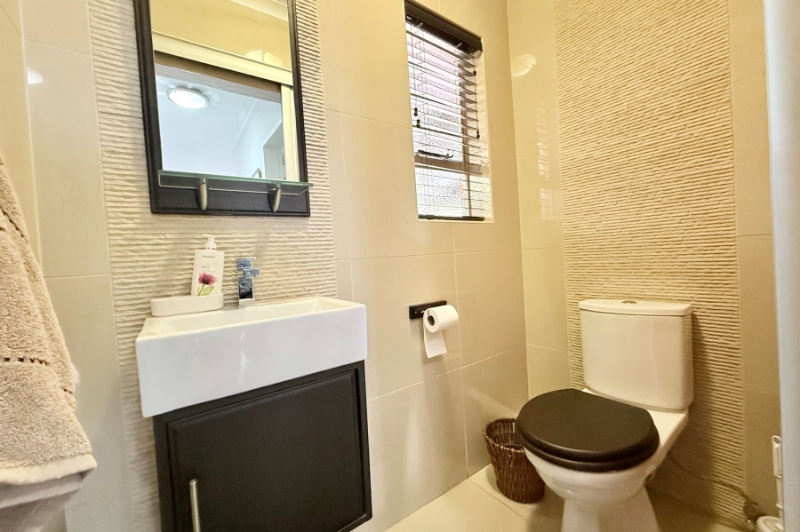5 Bedroom Property for Sale in Moreleta Park Gauteng
