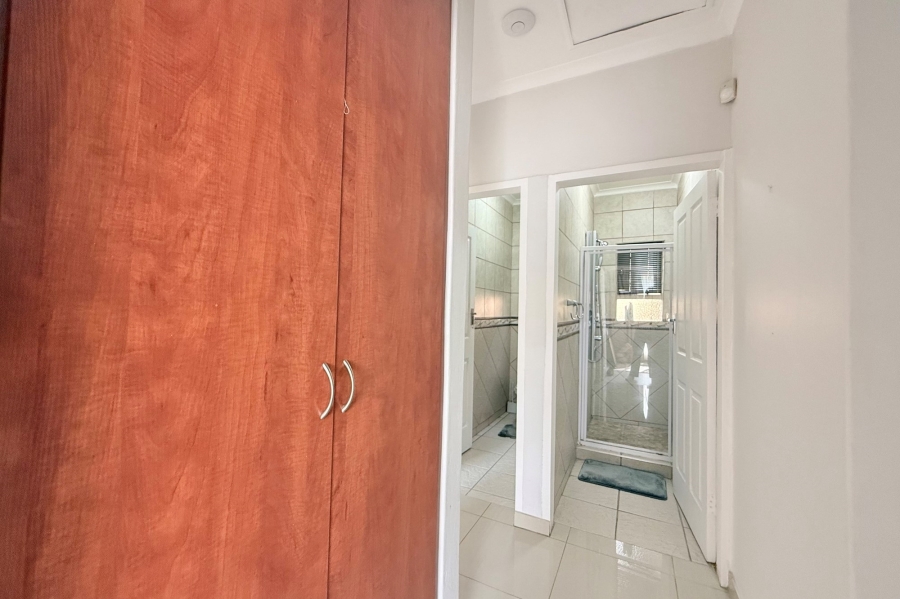 5 Bedroom Property for Sale in Moreleta Park Gauteng