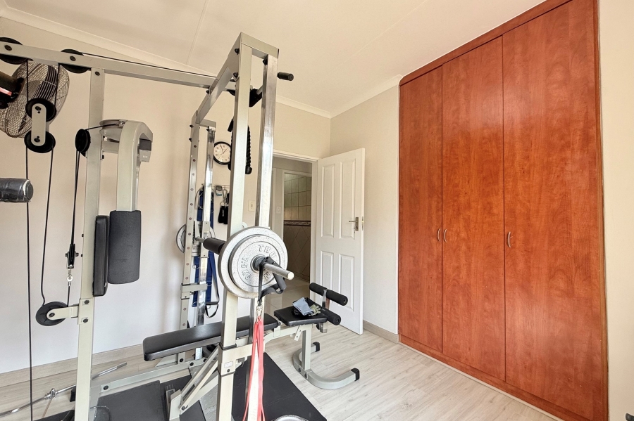 5 Bedroom Property for Sale in Moreleta Park Gauteng