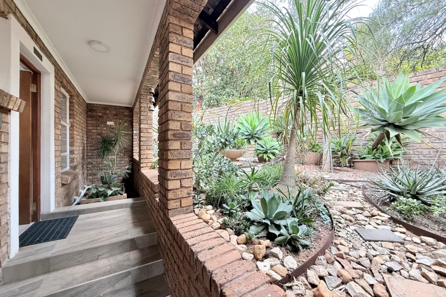 5 Bedroom Property for Sale in Moreleta Park Gauteng