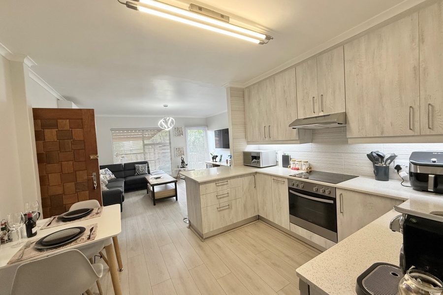 5 Bedroom Property for Sale in Moreleta Park Gauteng