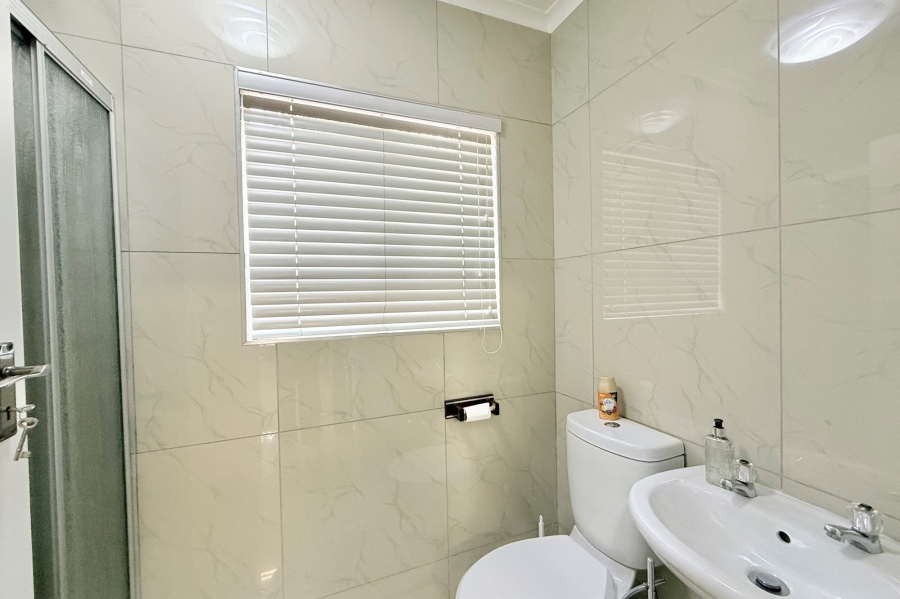 5 Bedroom Property for Sale in Moreleta Park Gauteng
