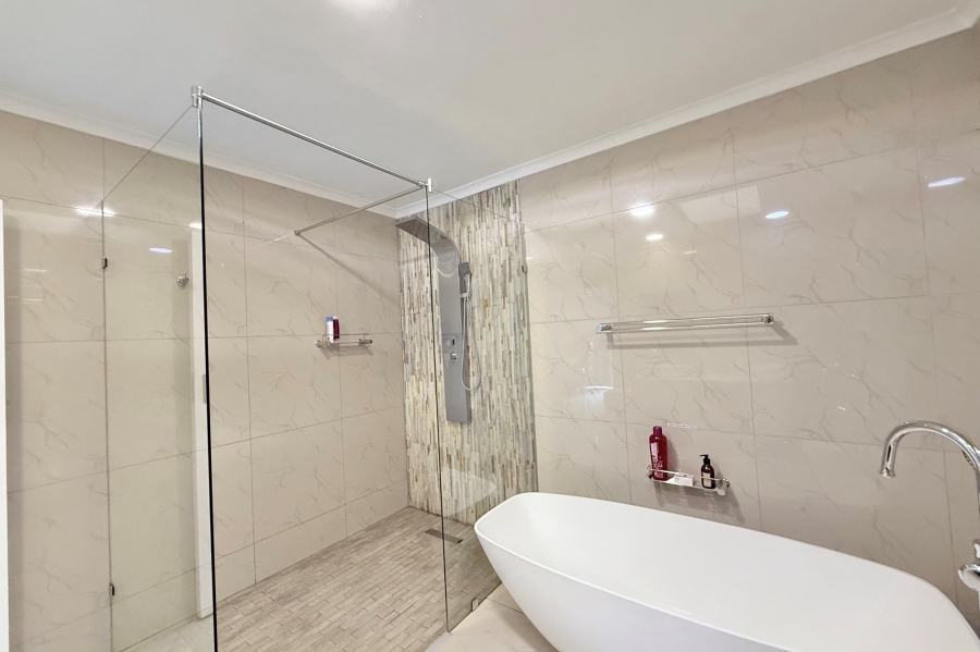 5 Bedroom Property for Sale in Moreleta Park Gauteng