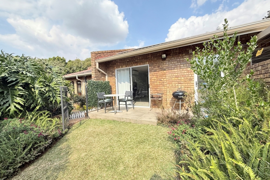 5 Bedroom Property for Sale in Moreleta Park Gauteng
