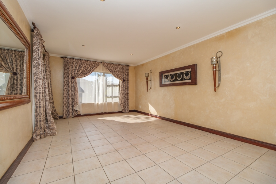 3 Bedroom Property for Sale in Pinehaven Gauteng