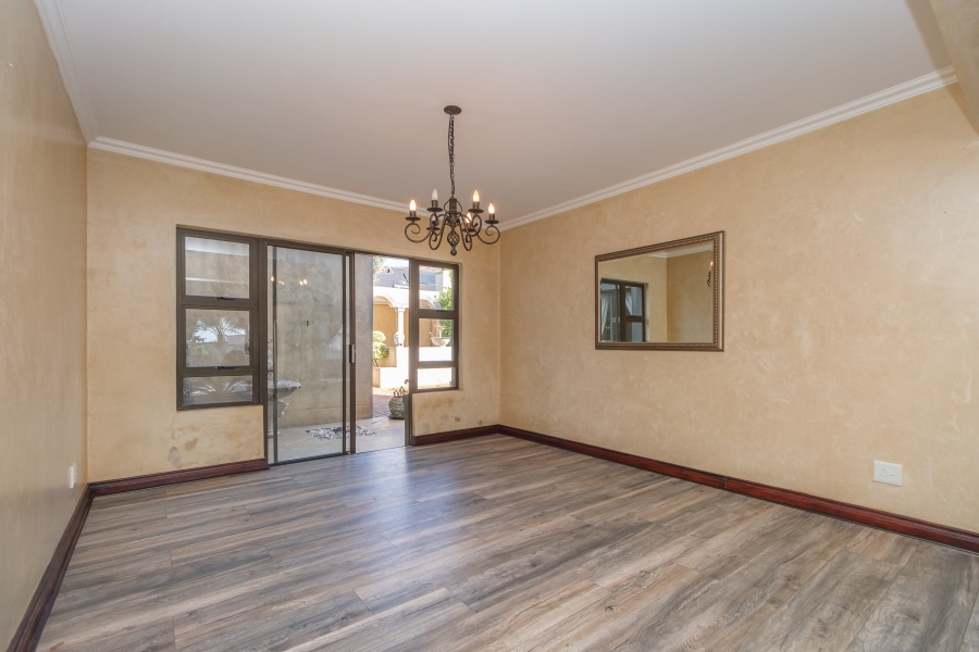 3 Bedroom Property for Sale in Pinehaven Gauteng