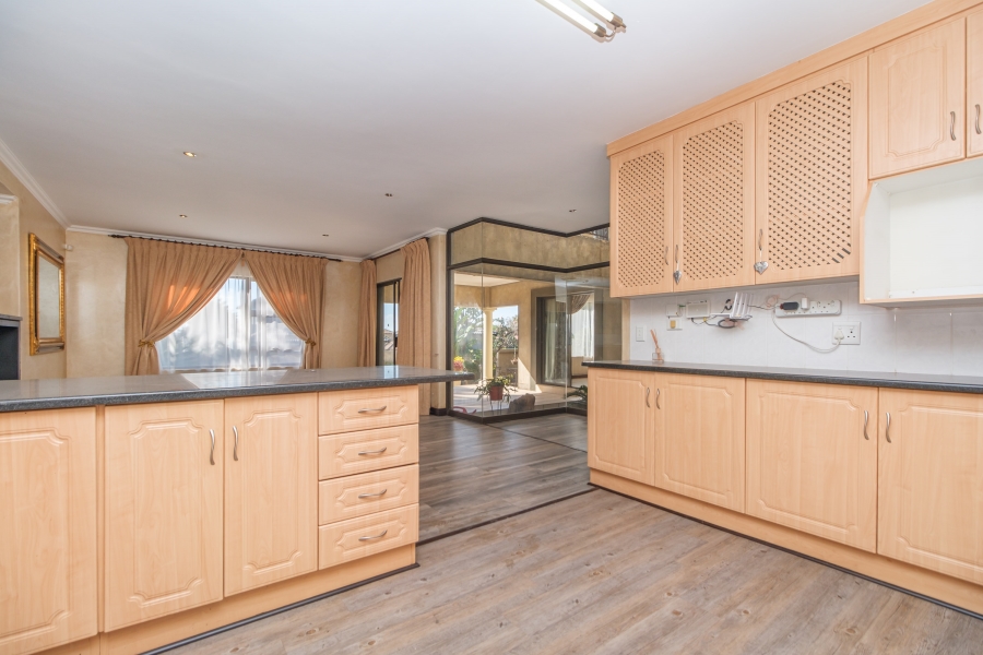 3 Bedroom Property for Sale in Pinehaven Gauteng
