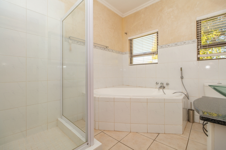 3 Bedroom Property for Sale in Pinehaven Gauteng