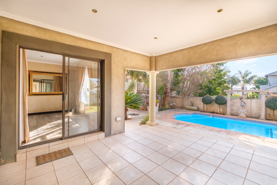 3 Bedroom Property for Sale in Pinehaven Gauteng