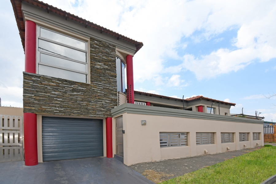 4 Bedroom Property for Sale in Crosby Gauteng