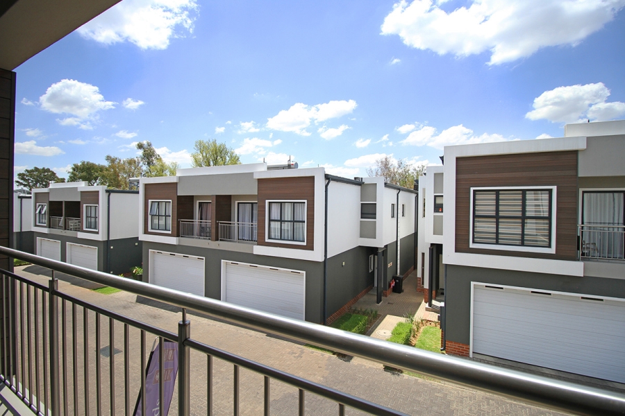 3 Bedroom Property for Sale in Sunninghill Gauteng