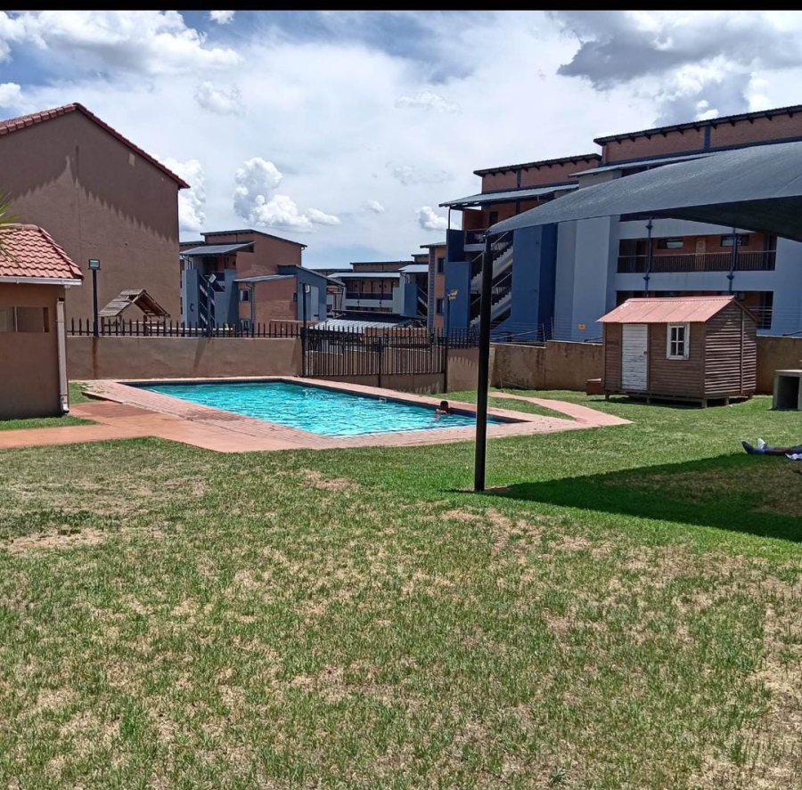 To Let 2 Bedroom Property for Rent in Vorna Valley Gauteng