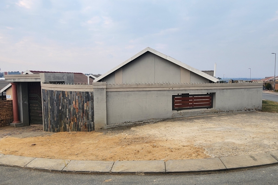 2 Bedroom Property for Sale in Cosmo City Gauteng