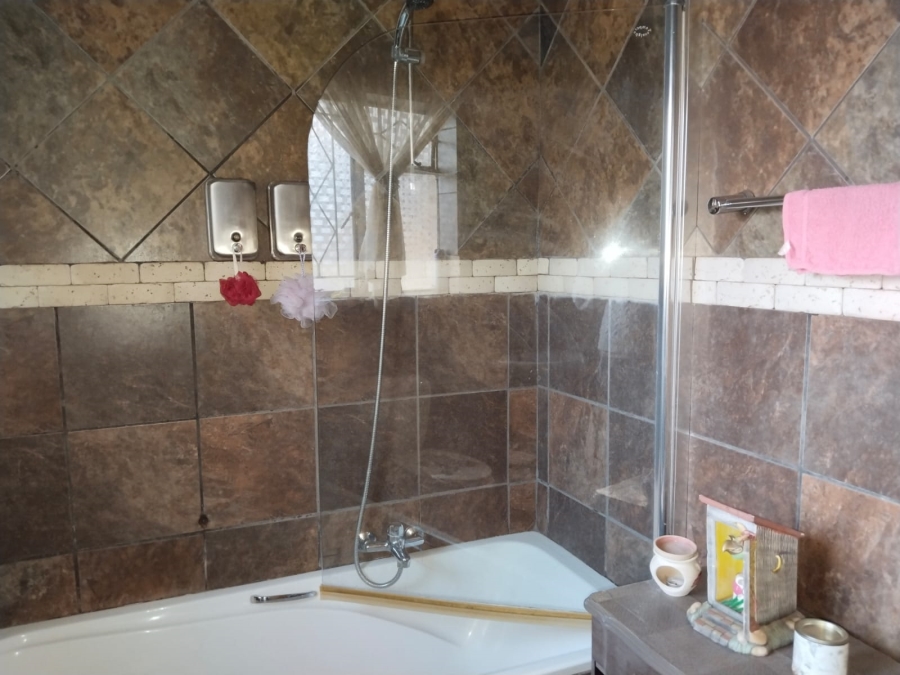 3 Bedroom Property for Sale in Meyerton Central Gauteng