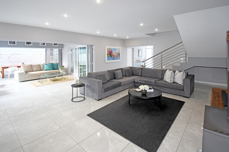 4 Bedroom Property for Sale in Broadacres Gauteng