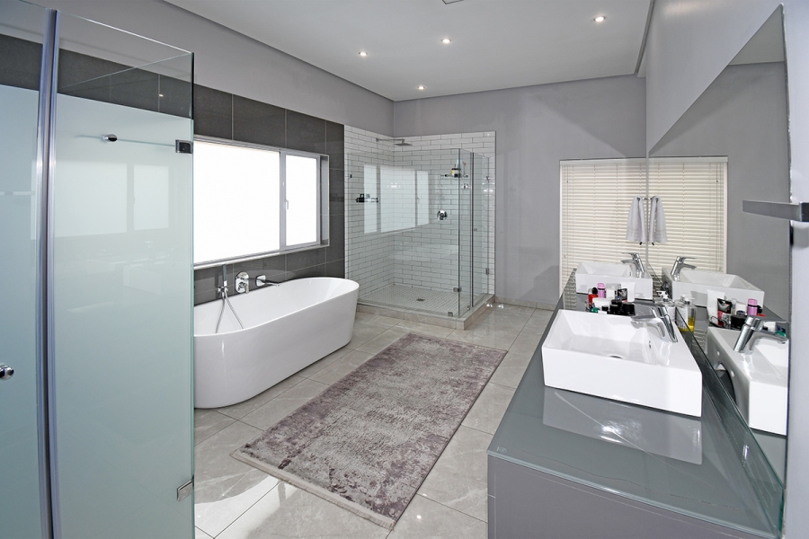 4 Bedroom Property for Sale in Broadacres Gauteng