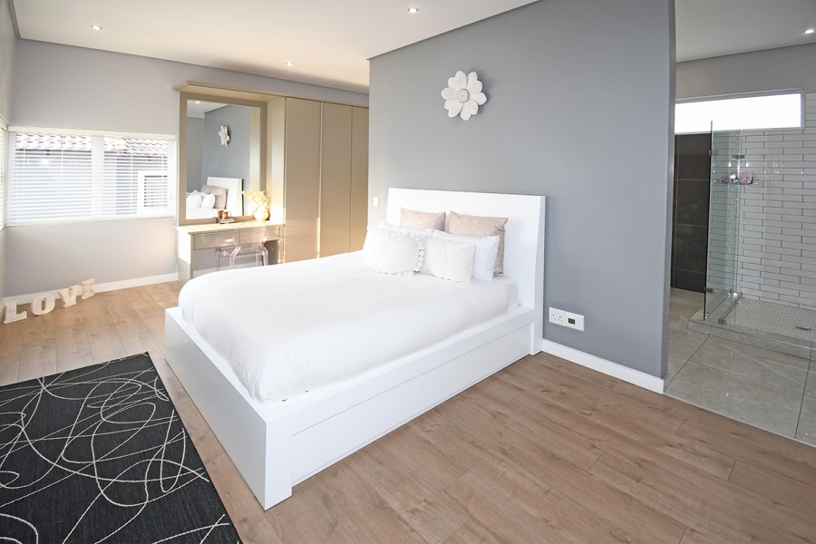 4 Bedroom Property for Sale in Broadacres Gauteng