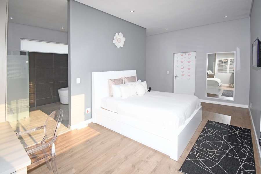 4 Bedroom Property for Sale in Broadacres Gauteng