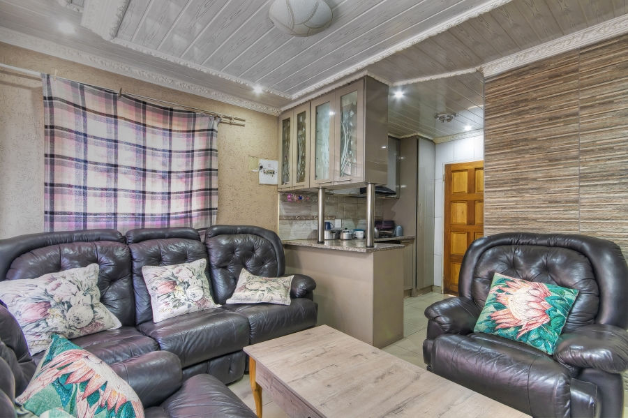 2 Bedroom Property for Sale in Protea Glen Gauteng