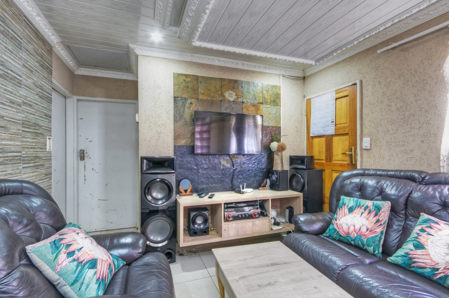 2 Bedroom Property for Sale in Protea Glen Gauteng