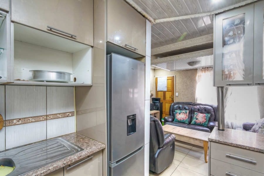 2 Bedroom Property for Sale in Protea Glen Gauteng