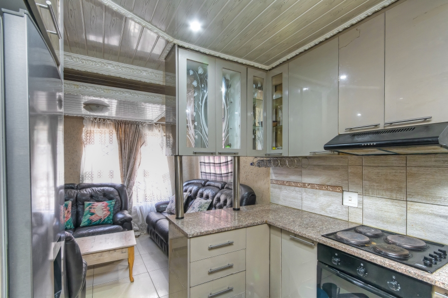 2 Bedroom Property for Sale in Protea Glen Gauteng
