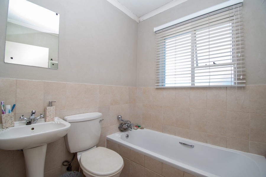 2 Bedroom Property for Sale in Northcliff Gauteng