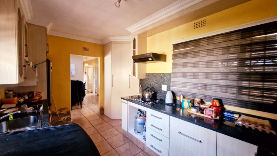 3 Bedroom Property for Sale in Brackendowns Gauteng
