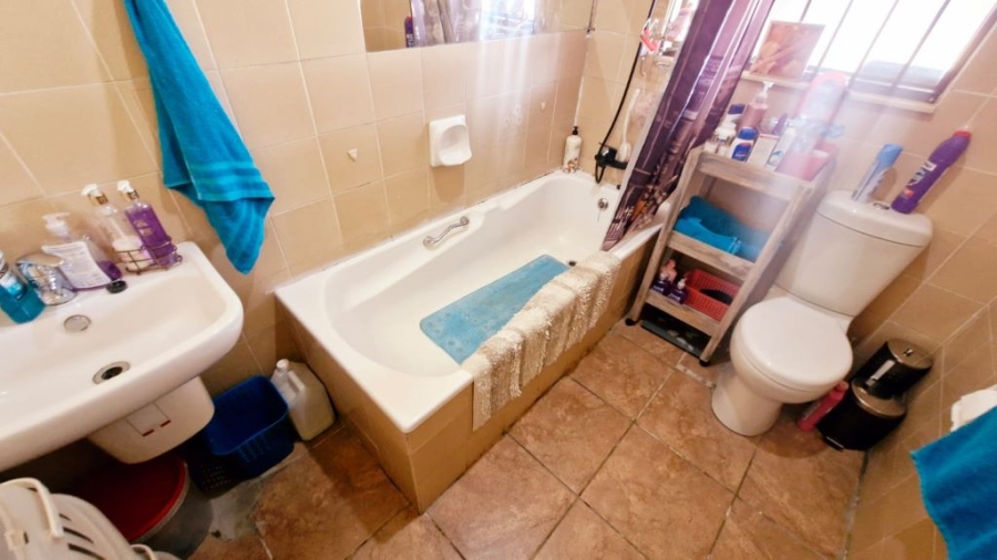 3 Bedroom Property for Sale in Brackendowns Gauteng