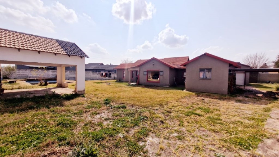 3 Bedroom Property for Sale in Brackendowns Gauteng