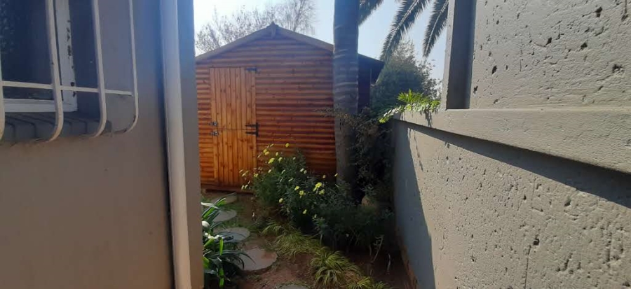 3 Bedroom Property for Sale in Glen Marais Gauteng