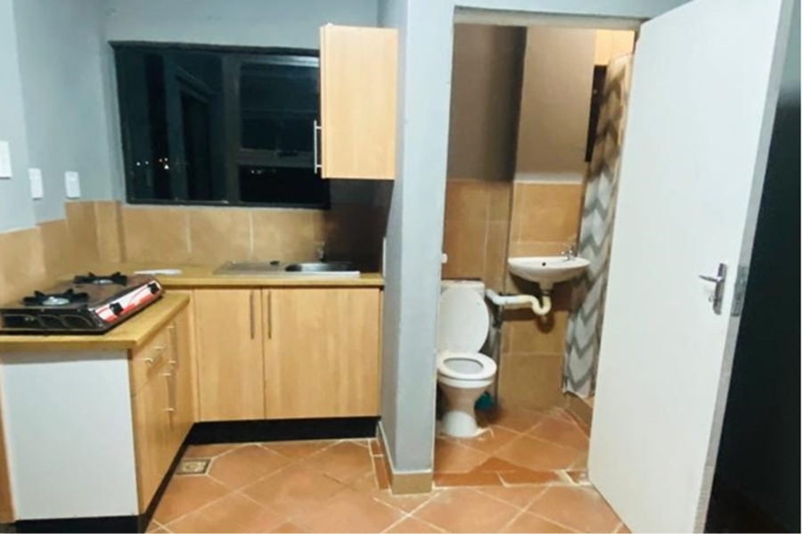 To Let 1 Bedroom Property for Rent in Buccleuch Gauteng
