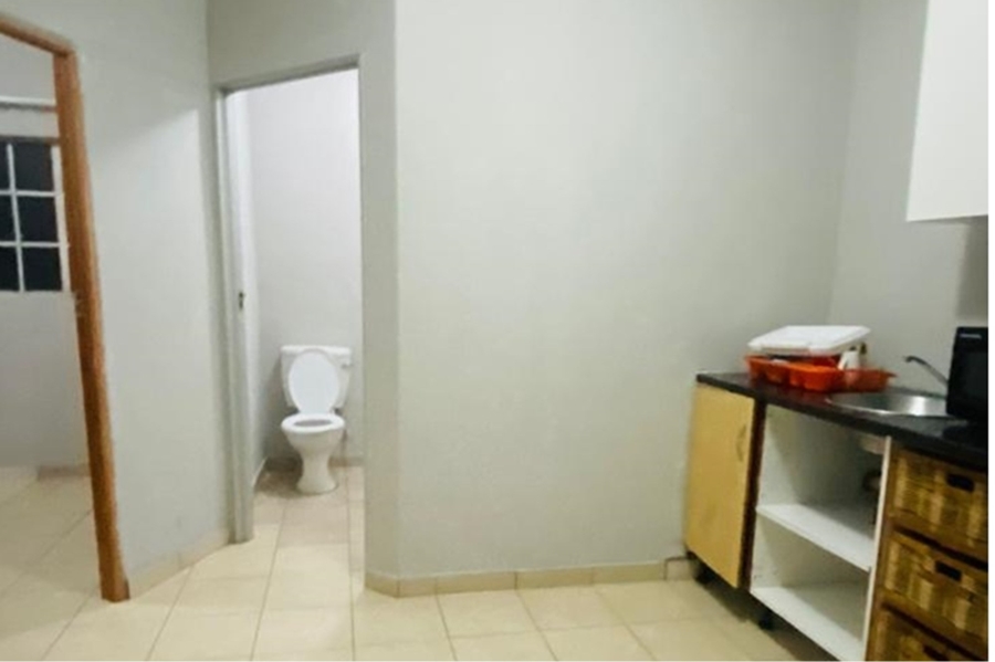 To Let 1 Bedroom Property for Rent in Buccleuch Gauteng