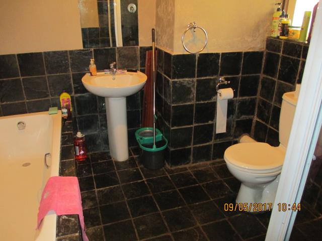 2 Bedroom Property for Sale in Erand Gardens Gauteng