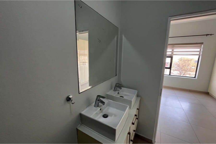 To Let 3 Bedroom Property for Rent in North Riding Gauteng