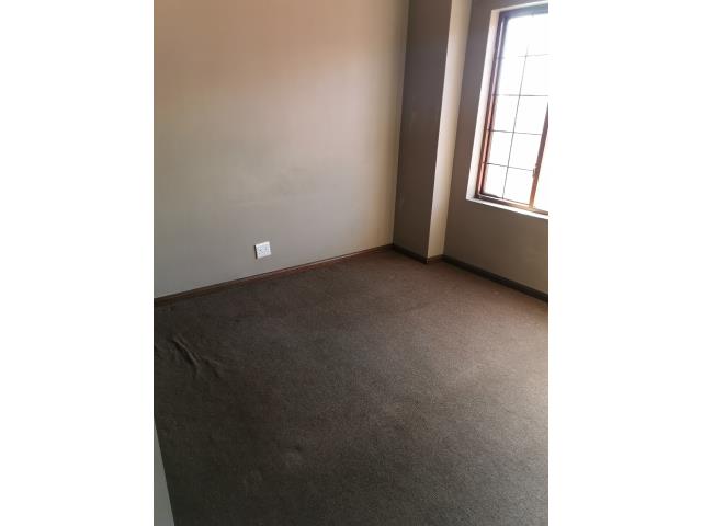 1 Bedroom Property for Sale in Vorna Valley Gauteng