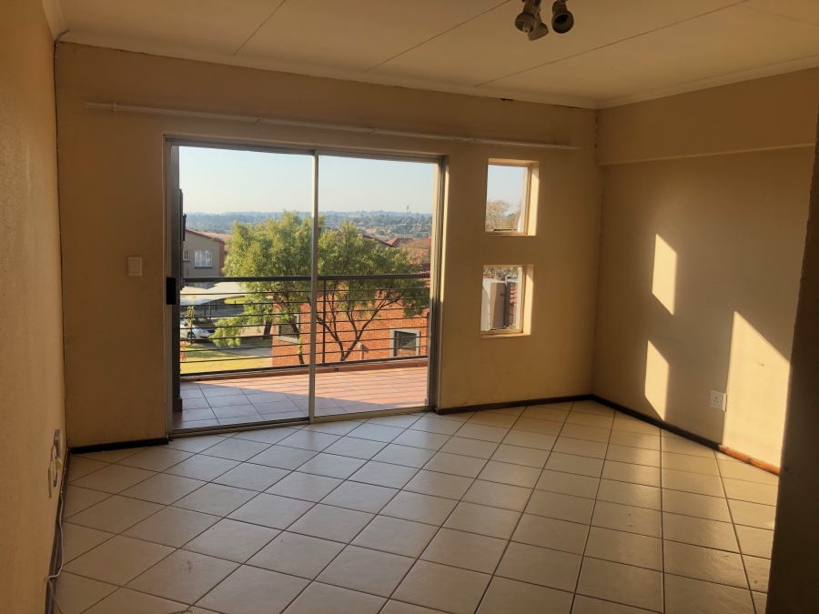 2 Bedroom Property for Sale in Willowbrook Gauteng