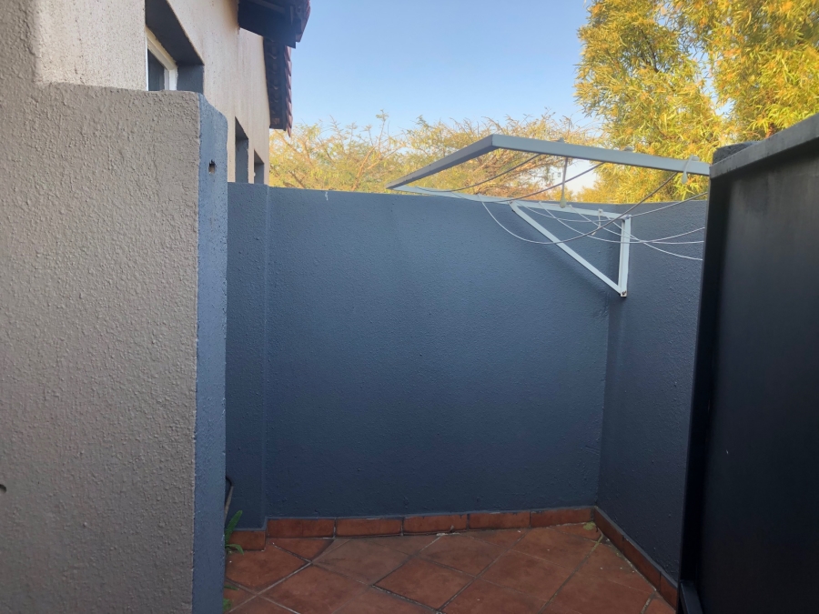 2 Bedroom Property for Sale in Willowbrook Gauteng
