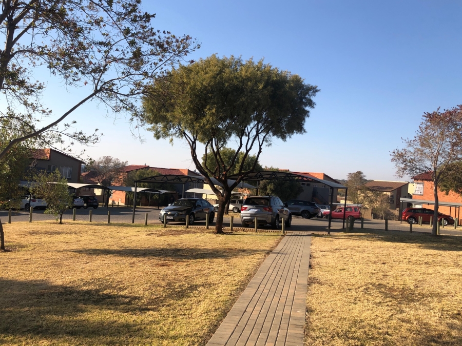 2 Bedroom Property for Sale in Willowbrook Gauteng