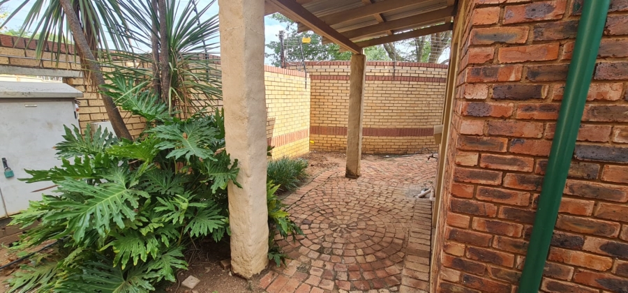 2 Bedroom Property for Sale in Equestria Gauteng