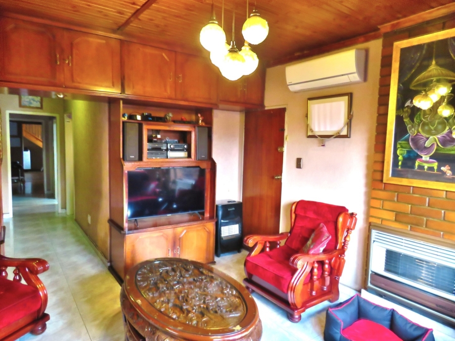 6 Bedroom Property for Sale in Lenasia Ext 3 Gauteng