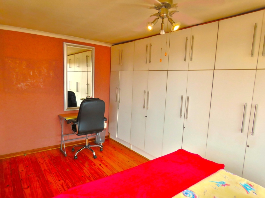6 Bedroom Property for Sale in Lenasia Ext 3 Gauteng