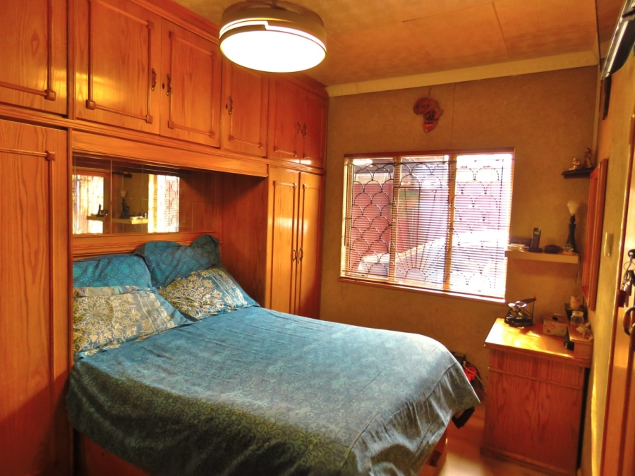 6 Bedroom Property for Sale in Lenasia Ext 3 Gauteng
