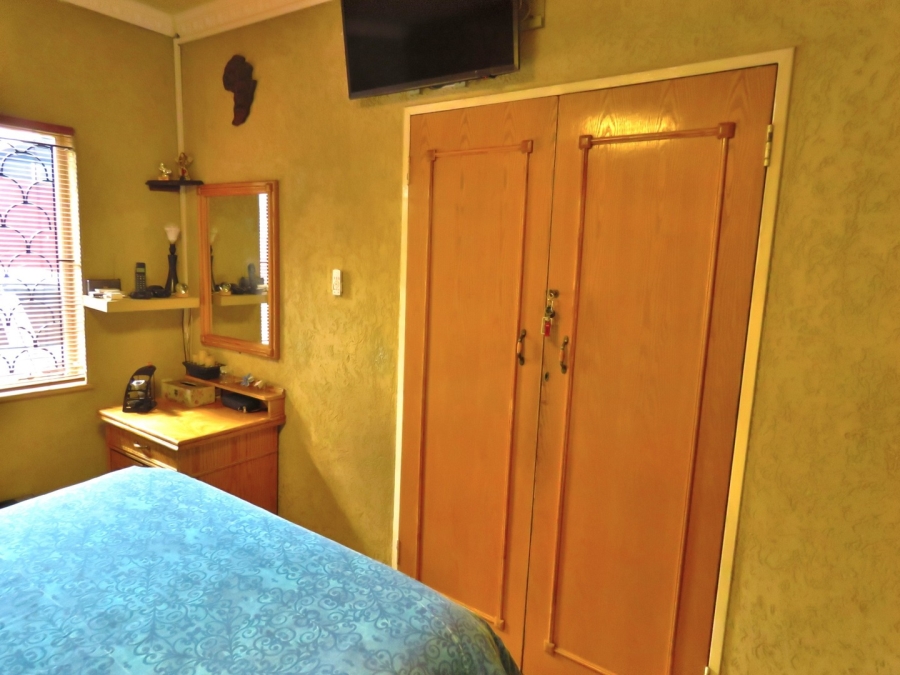6 Bedroom Property for Sale in Lenasia Ext 3 Gauteng