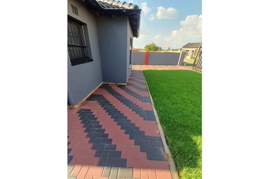 3 Bedroom Property for Sale in Witpoortjie Gauteng