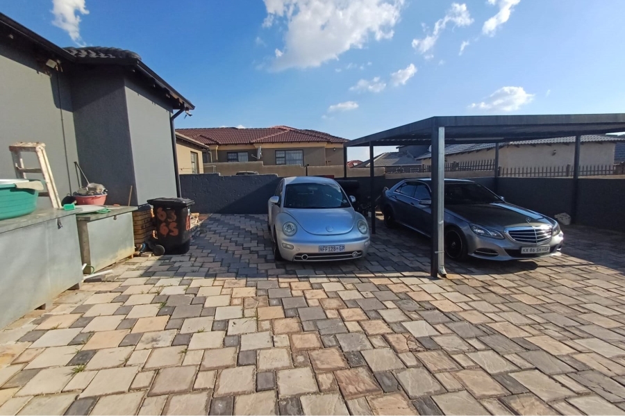 3 Bedroom Property for Sale in Witpoortjie Gauteng