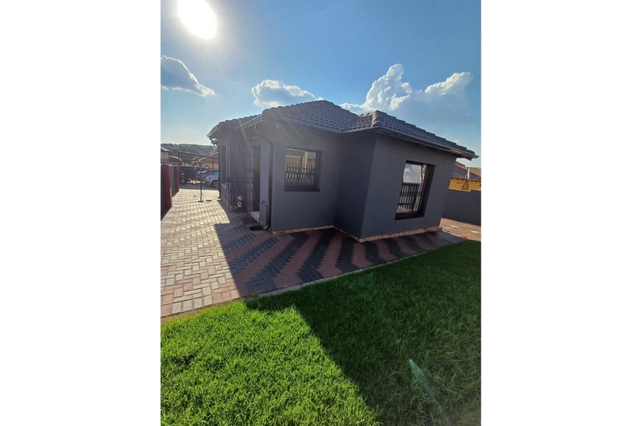3 Bedroom Property for Sale in Witpoortjie Gauteng