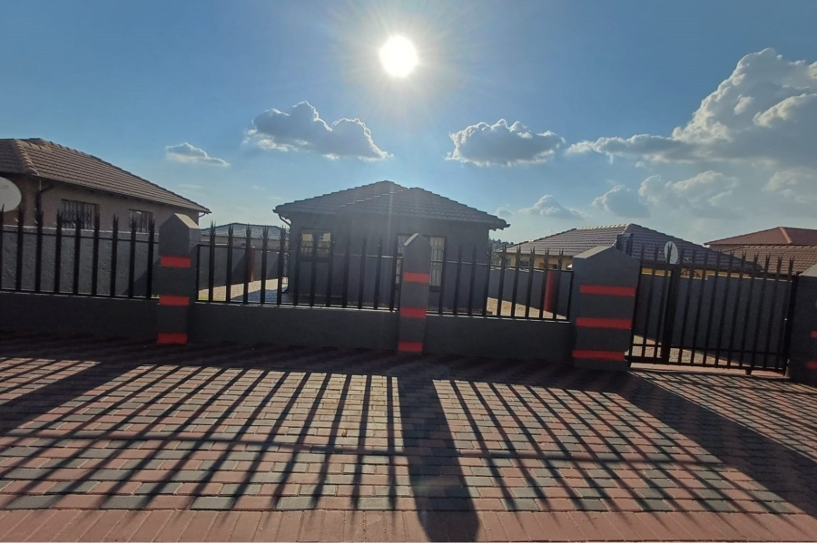 3 Bedroom Property for Sale in Witpoortjie Gauteng